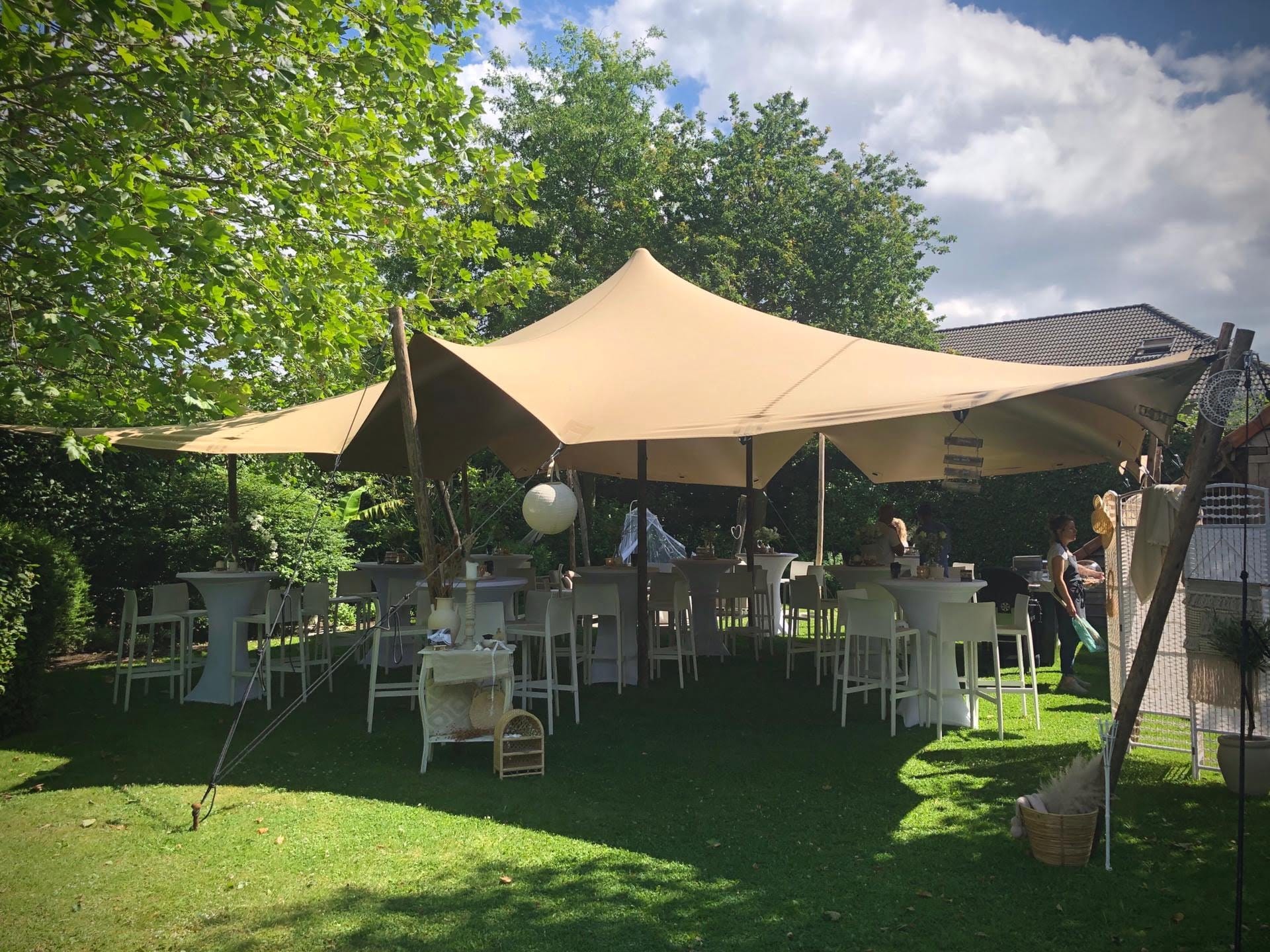 Stretchtent Delta (10,5m x 8,5m)